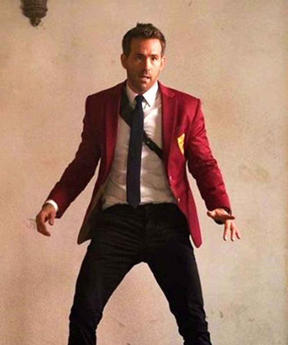 Ryan Reynolds Red Notice Red Blazer 