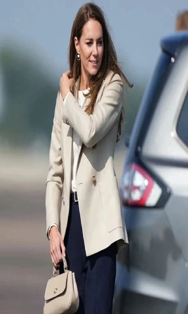 Kate Middleton beige blazer