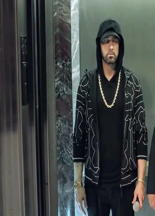 Eminem-black-hoodie-